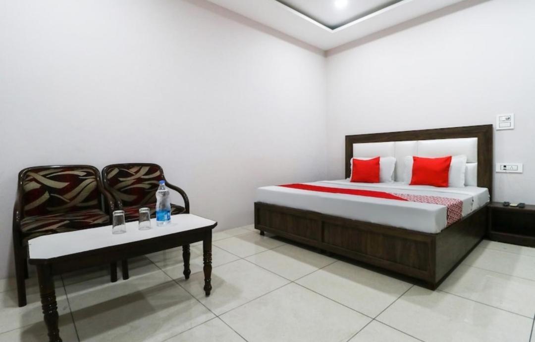 Hotel Malaya House --Couples, Family, Corporate Favorite-- Near Bmc Chowk Iconic Mall Jalandhar Esterno foto